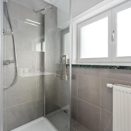 Ruime Woning Aan Zee Met Zonnige Tuin En Terras - 9p