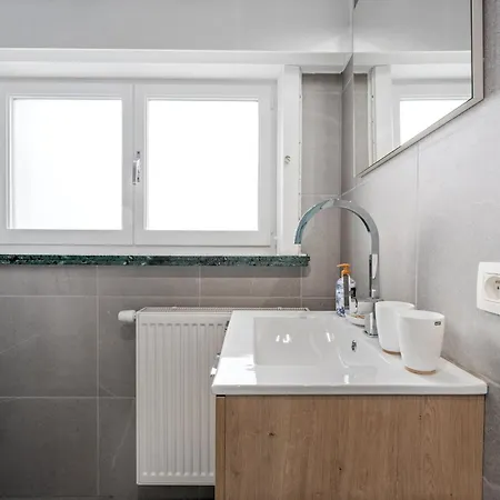 Ruime Woning Aan Zee Met Zonnige Tuin En Terras - 9p Ferienhaus