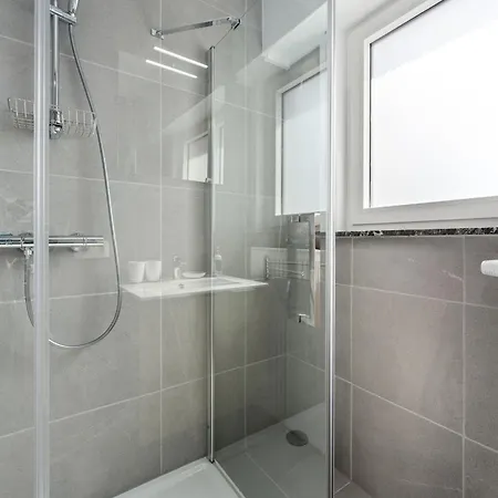 Ruime Woning Aan Zee Met Zonnige Tuin En Terras - 9p * Blankenberge