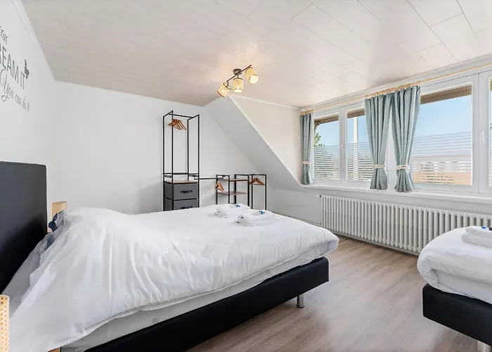 Ruime Woning Aan Zee Met Zonnige Tuin En Terras - 9p Сasa de vacaciones *