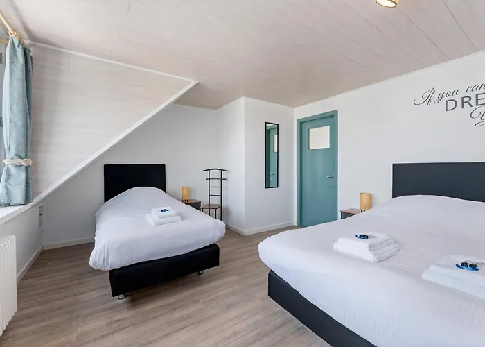 Ruime Woning Aan Zee Met Zonnige Tuin En Terras - 9p *