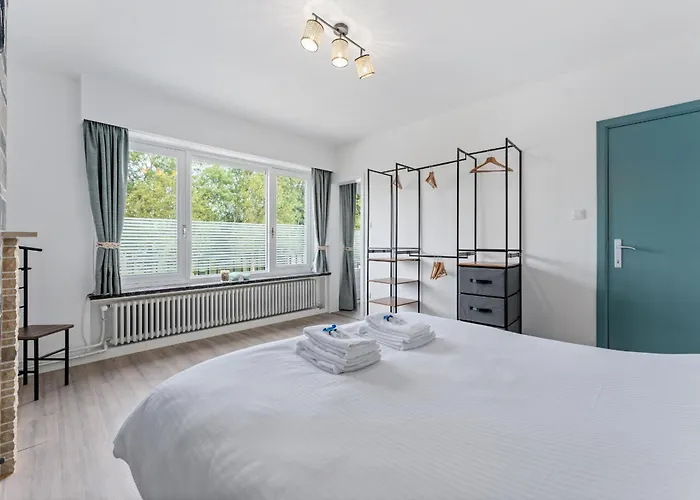 Ruime Woning Aan Zee Met Zonnige Tuin En Terras - 9p Сasa de vacaciones *