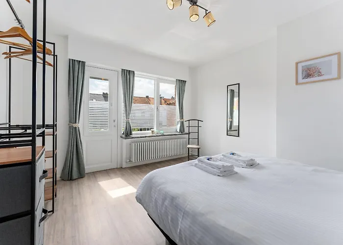 Ruime Woning Aan Zee Met Zonnige Tuin En Terras - 9p Сasa de vacaciones Blankenberge