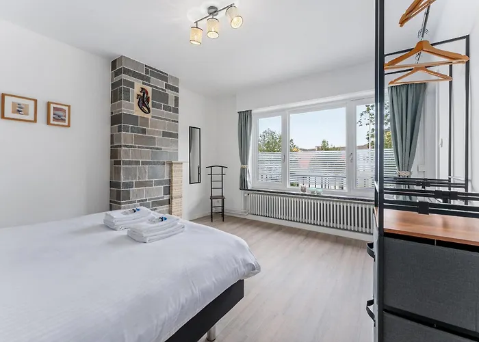 Ruime Woning Aan Zee Met Zonnige Tuin En Terras - 9p